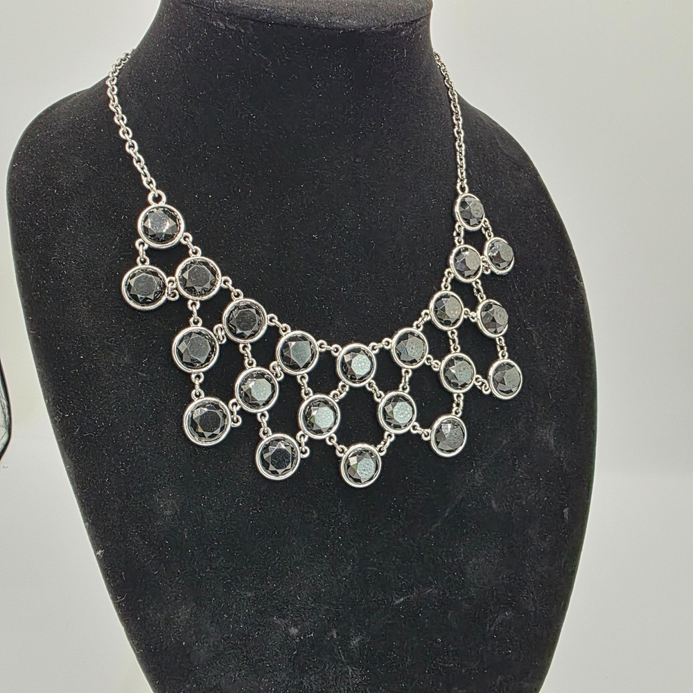 Liz Claiborne Womens Bib Silver Tone Black Rhinestone Chain Pendant Necklace 22" - Picture 3 of 10
